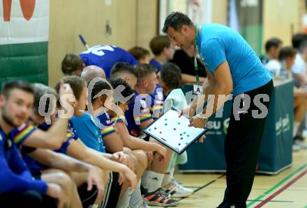 Handball. SC Kelag Ferlach gegen Sparkasse Schwaz Handball Tirol.   Trainer Miro Barisic (Ferlach). Ferlach, am 25.9.2021. 
Foto: Kuess
---
pressefotos, pressefotografie, kuess, qs, qspictures, sport, bild, bilder, bilddatenbank