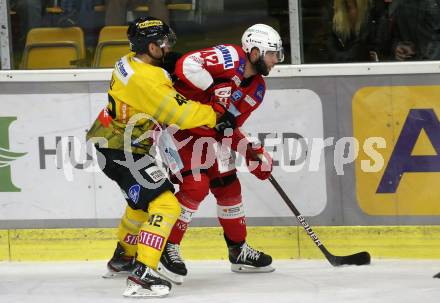 EBEL. Eishockey Bundesliga. KAC gegen	spusu Vienna Rok Ticar, (KAC),   Alex Wall (Vienna Capitals). Klagenfurt, am 1.10.2021.
Foto: Kuess
www.qspictures.net

---
pressefotos, pressefotografie, kuess, qs, qspictures, sport, bild, bilder, bilddatenbank