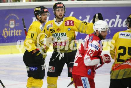 EBEL. Eishockey Bundesliga. KAC gegen	spusu Vienna Capitals.  Torjubel Sascha Bauer, Luke Moncada  (Vienna Capitals). Klagenfurt, am 1.10.2021.
Foto: Kuess
www.qspictures.net

---
pressefotos, pressefotografie, kuess, qs, qspictures, sport, bild, bilder, bilddatenbank