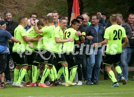 Fussball. 2. Klasse A. Ainet gegen Obermillstatt.  Torjubel   Chirawat Kareerat (Ainet). Ainet, 3.10.2021.
Foto: Kuess
---
pressefotos, pressefotografie, kuess, qs, qspictures, sport, bild, bilder, bilddatenbank