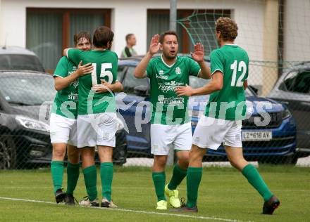 Fussball. 2. Klasse A. Ainet gegen Obermillstatt.  Torjubel Tobias Koefler  (Obermillstatt). Ainet, 3.10.2021.
Foto: Kuess
---
pressefotos, pressefotografie, kuess, qs, qspictures, sport, bild, bilder, bilddatenbank