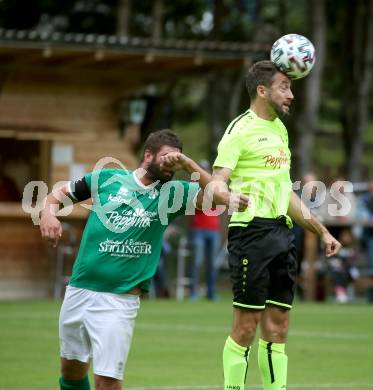 Fussball. 2. Klasse A. Ainet gegen Obermillstatt.  Daniel Oblasser (Ainet),   Alexander Grischnig (Obermillstatt). Ainet, 3.10.2021.
Foto: Kuess
---
pressefotos, pressefotografie, kuess, qs, qspictures, sport, bild, bilder, bilddatenbank
