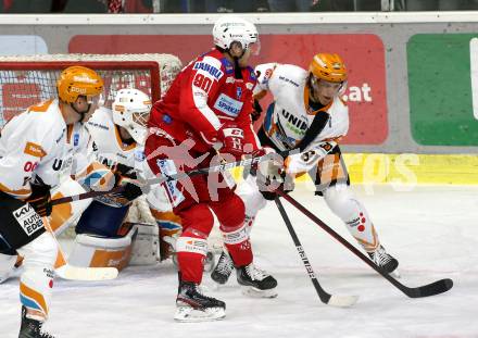 EBEL. Eishockey Bundesliga. KAC gegen	Black Wings Linz. Matthew Fraser,  (KAC), Ramon Schnetzer  (Linz). Klagenfurt, am 8.10.2021.
Foto: Kuess
www.qspictures.net

---
pressefotos, pressefotografie, kuess, qs, qspictures, sport, bild, bilder, bilddatenbank