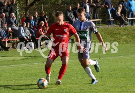 Fussball. Kaerntner Liga. Ferlach Atus gegen Dellach/Gail. Marjan Ogris-Martic  (Ferlach),   Silvio Mandl (Dellach). Ferlach, am 9.10.2021.
Foto: Kuess
www.qspictures.net
---
pressefotos, pressefotografie, kuess, qs, qspictures, sport, bild, bilder, bilddatenbank