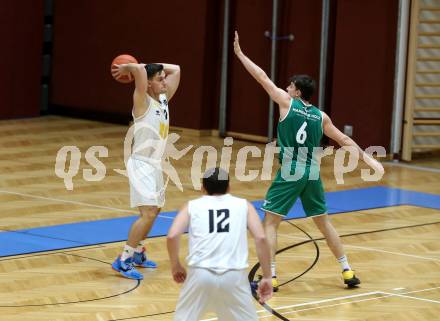 Basketball Zweite Liga 2021/2022. Grunddurchgang 1. Runde.  Woerthersee Piraten gegen Future Team Steiermark. Jure Bavdek (Piraten), Elias Podany (Steiermark). Klagenfurt, am 10.10.2021.
Foto: Kuess
www.qspictures.net

---
pressefotos, pressefotografie, kuess, qs, qspictures, sport, bild, bilder, bilddatenbank