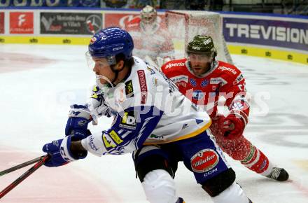 EBEL. Eishockey Bundesliga. VSV gegen HCB Suedtirol Alperia.  Renars Krastenbergs,  (VSV),  Mathew Maione (Bozen). Villach, am 10.10.2021.
Foto: Kuess
www.qspictures.net
---
pressefotos, pressefotografie, kuess, qs, qspictures, sport, bild, bilder, bilddatenbank