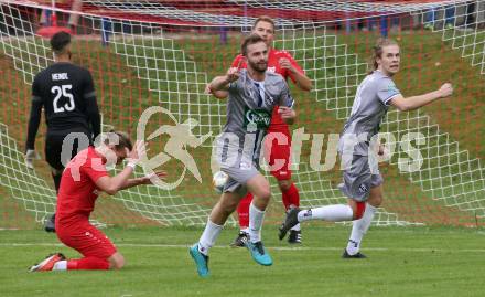 Fussball. Kaerntner Liga. Ferlach Atus gegen Dellach/Gail.  Torjubel Lukas Fabian Santner, Lukas Huber  (Dellach). Ferlach, am 9.10.2021.
Foto: Kuess
www.qspictures.net
---
pressefotos, pressefotografie, kuess, qs, qspictures, sport, bild, bilder, bilddatenbank