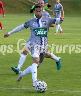Fussball. Kaerntner Liga. Ferlach Atus gegen Dellach/Gail. Samir Nuhanovic  (Dellach). Ferlach, am 9.10.2021.
Foto: Kuess
www.qspictures.net
---
pressefotos, pressefotografie, kuess, qs, qspictures, sport, bild, bilder, bilddatenbank