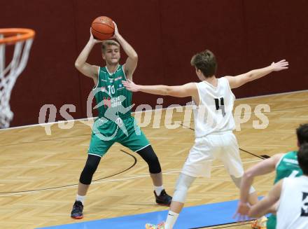 Basketball Zweite Liga 2021/2022. Grunddurchgang 1. Runde.  Woerthersee Piraten gegen Future Team Steiermark. Emilio Rozmann (Piraten), Lukas Ablasser (Steiermark). Klagenfurt, am 10.10.2021.
Foto: Kuess
www.qspictures.net

---
pressefotos, pressefotografie, kuess, qs, qspictures, sport, bild, bilder, bilddatenbank