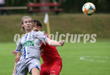 Fussball. Kaerntner Liga. Ferlach Atus gegen Dellach/Gail.  Martin Sustersic (Ferlach), Lukas Fabian Santner   (Dellach). Ferlach, am 9.10.2021.
Foto: Kuess
www.qspictures.net
---
pressefotos, pressefotografie, kuess, qs, qspictures, sport, bild, bilder, bilddatenbank