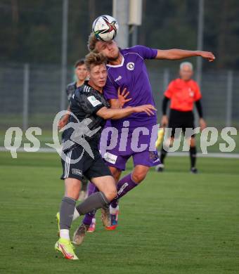 Fussball Testspiel. SK Austria Klagenfurt gegen Union Berlin. Thomas Roberts, (Klagenfurt),  Jahai Albion (Berlin). Globasnitz, am 11.10.2021.
Foto: Kuess
---
pressefotos, pressefotografie, kuess, qs, qspictures, sport, bild, bilder, bilddatenbank