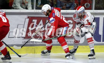 EBEL. Eishockey Bundesliga. KAC gegen	iClinic Bratislava Capitals. Daniel Obersteiner,  (KAC),  Marc-Olivier Roy (Bratislava). Klagenfurt, am 15.10.2021.
Foto: Kuess
www.qspictures.net

---
pressefotos, pressefotografie, kuess, qs, qspictures, sport, bild, bilder, bilddatenbank