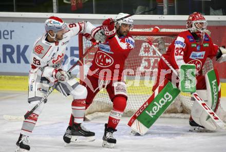 EBEL. Eishockey Bundesliga. KAC gegen	iClinic Bratislava Capitals. Steven Strong, Sebastian Dahm, (KAC), Nikolai Zherdev   (Bratislava). Klagenfurt, am 15.10.2021.
Foto: Kuess
www.qspictures.net

---
pressefotos, pressefotografie, kuess, qs, qspictures, sport, bild, bilder, bilddatenbank