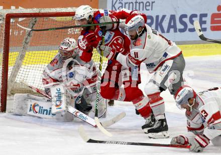 EBEL. Eishockey Bundesliga. KAC gegen	iClinic Bratislava Capitals. Martin Schumnig,  (KAC), Marc-Olivier Roy, Connor Lacouvee  (Bratislava). Klagenfurt, am 15.10.2021.
Foto: Kuess
www.qspictures.net

---
pressefotos, pressefotografie, kuess, qs, qspictures, sport, bild, bilder, bilddatenbank