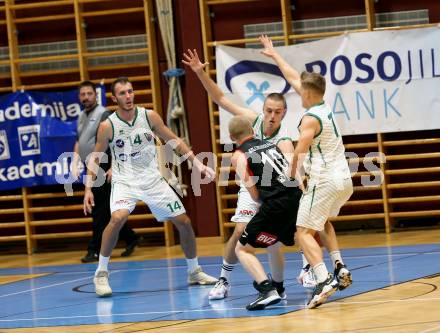 Basketball Zweite Liga 2021/2022. Grunddurchgang 2. Runde.  KOS Celovec gegen Mattersburg Rocks. Marko Gutalj,  Erik Groznik,  Valentin Pasterk (KOS), Claudio Vancura  (Mattersburg). Klagenfurt, am 16.10.2021.
Foto: Kuess
www.qspictures.net
---
pressefotos, pressefotografie, kuess, qs, qspictures, sport, bild, bilder, bilddatenbank