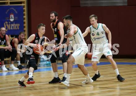 Basketball Zweite Liga 2021/2022. Grunddurchgang 2. Runde.  KOS Celovec gegen Mattersburg Rocks. Marin Sliskovic, Samuel Seher (KOS),  Nikolaus Bugnyar , Tobias Winkler  (Mattersburg). Klagenfurt, am 16.10.2021.
Foto: Kuess
www.qspictures.net
---
pressefotos, pressefotografie, kuess, qs, qspictures, sport, bild, bilder, bilddatenbank