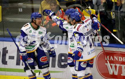 EBEL. Eishockey Bundesliga. VSV gegen Moser Medical Graz99ers. Torjubel  Joel Broda, Renars Krastenbergs, Scott Kosmachuk  (VSV). Villach, am 17.10.2021.
Foto: Kuess
www.qspictures.net
---
pressefotos, pressefotografie, kuess, qs, qspictures, sport, bild, bilder, bilddatenbank