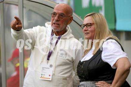 Fussball. Bundesliga. SK Austria Klagenfurt gegen  SK Rapid. Fussball. Bundesliga. SK Austria Klagenfurt gegen  SK Rapid.  Otto Retzer, Daniela Mayr. Klagenfurt, am 16.10.2021.. Klagenfurt, am 16.10.2021.
Foto: Kuess
www.qspictures.net
---
pressefotos, pressefotografie, kuess, qs, qspictures, sport, bild, bilder, bilddatenbank