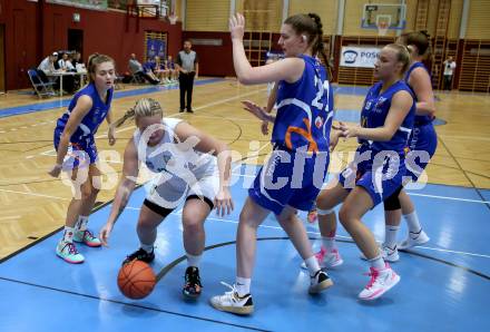 Basketball Damen Superliga 2021/2022. Grunddurchgang 3. Runde.  KOS Celovec Damen gegen DBB LZ OOE.  Pia Tonja (KOS), Lara Mendl  (DBB LZ OOE). Klagenfurt, am 16.10.2021.
Foto: Kuess
www.qspictures.net
---
pressefotos, pressefotografie, kuess, qs, qspictures, sport, bild, bilder, bilddatenbank