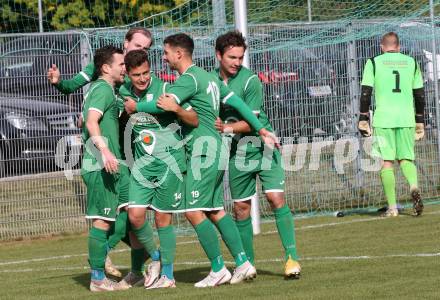 Fussball. Unterliga West. Landskron gegen Sachsenburg. Torjubel Daniel Arneitz, Julian Brandstaetter, Christian Wilpernig, Philipp Gatti, Philipp Ronacher   (Landskron). Landskron, 16.10.2016.
Foto: Kuess
---
pressefotos, pressefotografie, kuess, qs, qspictures, sport, bild, bilder, bilddatenbank