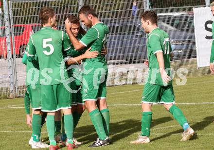 Fussball. Unterliga West. Landskron gegen Sachsenburg.  Torjubel Daniel Arneitz,  (Landskron). Landskron, 16.10.2016.
Foto: Kuess
---
pressefotos, pressefotografie, kuess, qs, qspictures, sport, bild, bilder, bilddatenbank