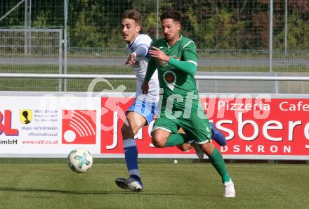 Fussball. Unterliga West. Landskron gegen Sachsenburg.  Phillip Ronacher,  (Landskron),   Tim Kovacic  (Sachsenburg). Landskron, 16.10.2016.
Foto: Kuess
---
pressefotos, pressefotografie, kuess, qs, qspictures, sport, bild, bilder, bilddatenbank