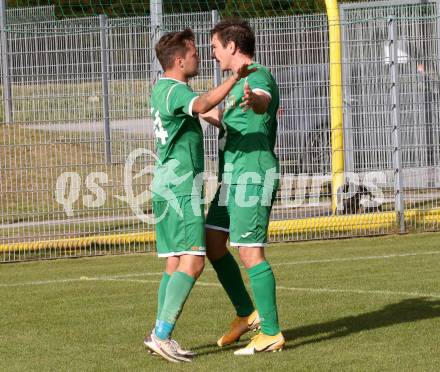 Fussball. Unterliga West. Landskron gegen Sachsenburg.  Torjubel Daniel Arneitz, Phillip Gatti  (Landskron). Landskron, 16.10.2016.
Foto: Kuess
---
pressefotos, pressefotografie, kuess, qs, qspictures, sport, bild, bilder, bilddatenbank