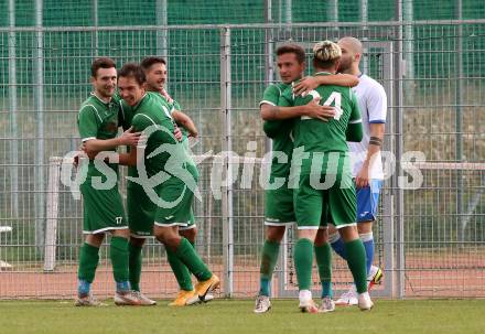Fussball. Unterliga West. Landskron gegen Sachsenburg.  Torjubel Julian Brandstaetter, Philipp Ronacher, Philipp Gatti, Nemanja Lukic, Daniel Arneitz  (Landskron). Landskron, 16.10.2016.
Foto: Kuess
---
pressefotos, pressefotografie, kuess, qs, qspictures, sport, bild, bilder, bilddatenbank
