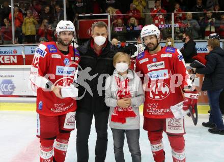 EBEL. Eishockey Bundesliga. KAC gegen	HCB Suedtirol Alperia. Rok Ticar, Thomas Koch (KAC). Klagenfurt, am 22.10.2021.
Foto: Kuess
www.qspictures.net

---
pressefotos, pressefotografie, kuess, qs, qspictures, sport, bild, bilder, bilddatenbank