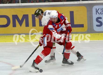 EBEL. Eishockey Bundesliga. KAC gegen	HCB Suedtirol Alperia. Nicholas Petersen, (KAC),  Keegan Lowe  (Bozen). Klagenfurt, am 22.10.2021.
Foto: Kuess
www.qspictures.net

---
pressefotos, pressefotografie, kuess, qs, qspictures, sport, bild, bilder, bilddatenbank