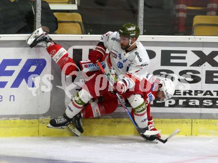 EBEL. Eishockey Bundesliga. KAC gegen	HCB Suedtirol Alperia. Martin Schumnig, (KAC), Daniel Catenacci   (Bozen). Klagenfurt, am 22.10.2021.
Foto: Kuess
www.qspictures.net

---
pressefotos, pressefotografie, kuess, qs, qspictures, sport, bild, bilder, bilddatenbank