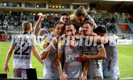 Fussball. Bundesliga. RZ Pellets WAC gegen SK Austria Klagenfurt. Torjubel  Mario Leitgeb, Michael Liendl, Thorsten Roecher, Matthaeus Taferner (WAC). Wolfsberg, am 23.10.2021.
Foto: Kuess
www.qspictures.net

---
pressefotos, pressefotografie, kuess, qs, qspictures, sport, bild, bilder, bilddatenbank