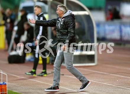 Fussball. Bundesliga. RZ Pellets WAC gegen SK Austria Klagenfurt. Trainer Peter Pacult  (Klagenfurt). Wolfsberg, am 23.10.2021.
Foto: Kuess
www.qspictures.net

---
pressefotos, pressefotografie, kuess, qs, qspictures, sport, bild, bilder, bilddatenbank