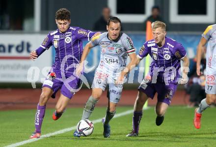 Fussball. Bundesliga. RZ Pellets WAC gegen SK Austria Klagenfurt. Michael Liendl,   (WAC), Alexander Fuchs, Christopher Cvetko (Klagenfurt). Wolfsberg, am 23.10.2021.
Foto: Kuess
www.qspictures.net

---
pressefotos, pressefotografie, kuess, qs, qspictures, sport, bild, bilder, bilddatenbank