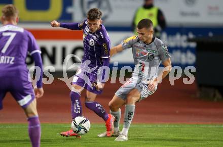 Fussball. Bundesliga. RZ Pellets WAC gegen SK Austria Klagenfurt. Adis Jasic,  (WAC), Florian Rieder (Klagenfurt). Wolfsberg, am 23.10.2021.
Foto: Kuess
www.qspictures.net

---
pressefotos, pressefotografie, kuess, qs, qspictures, sport, bild, bilder, bilddatenbank