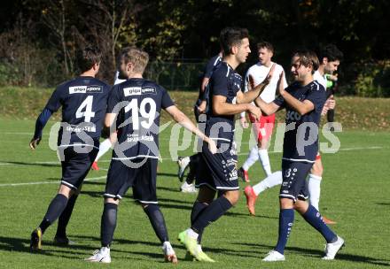 Fussball. Kaerntner Liga. Ferlach Atus gegen ATSV Wolfsberg.  Torjubel  Maximilian Gollner, Hubert Kothmaier, Philipp Michael Baumgartner, Bastian Rupp, (Wolfsberg). Ferlach, 23.10.2021.
Foto: Kuess
---
pressefotos, pressefotografie, kuess, qs, qspictures, sport, bild, bilder, bilddatenbank