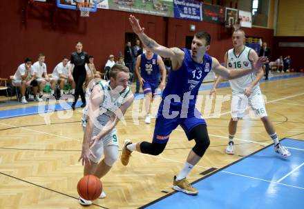 Basketball Austria Cup 2021/22.  KOS Celovec gegen  Vienna D.C. Timberwolves. Tim Huber (KOS), Ziga Fifolt  (Timberwolves). Klagenfurt, am 24.10.2021.
Foto: Kuess
www.qspictures.net
---
pressefotos, pressefotografie, kuess, qs, qspictures, sport, bild, bilder, bilddatenbank