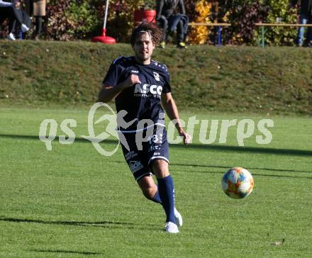 Fussball. Kaerntner Liga. Ferlach Atus gegen ATSV Wolfsberg. Daniel Schrammel   (Wolfsberg). Ferlach, 23.10.2021.
Foto: Kuess
---
pressefotos, pressefotografie, kuess, qs, qspictures, sport, bild, bilder, bilddatenbank