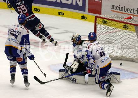 EBEL. Eishockey Bundesliga. VSV gegen Fehervar AV19.  Scott Kosmachuk, Andreas Bernard, Brett Flemming (VSV). Villach, am 26.10.2021.
Foto: Kuess
www.qspictures.net
---
pressefotos, pressefotografie, kuess, qs, qspictures, sport, bild, bilder, bilddatenbank