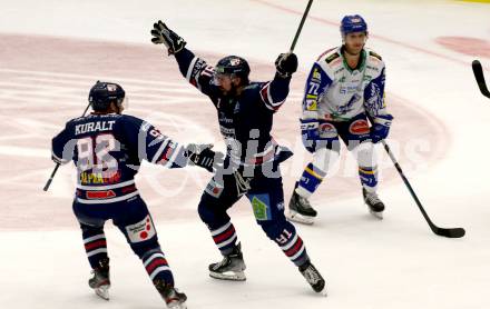 EBEL. Eishockey Bundesliga. VSV gegen Fehervar AV19.  Torjubel Anze Kuralt, Alexander Petan  (Fehervar AV19). Villach, am 26.10.2021.
Foto: Kuess
www.qspictures.net
---
pressefotos, pressefotografie, kuess, qs, qspictures, sport, bild, bilder, bilddatenbank