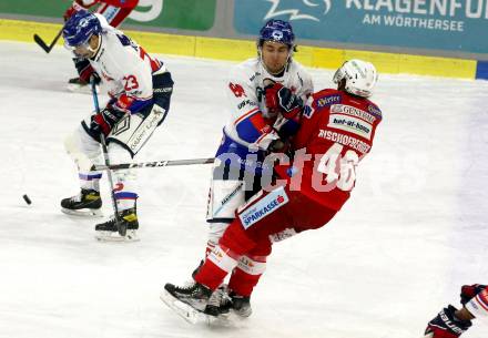EBEL. Eishockey Bundesliga. KAC gegen	HC TWK Innsbruck. Johannes Bischofberger,  (KAC), Lukas Baer  (Innsbruck). Klagenfurt, am 29.10.2021.
Foto: Kuess
www.qspictures.net

---
pressefotos, pressefotografie, kuess, qs, qspictures, sport, bild, bilder, bilddatenbank