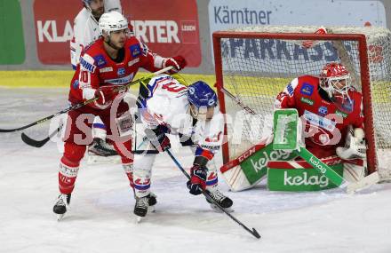 EBEL. Eishockey Bundesliga. KAC gegen	HC TWK Innsbruck. Thomas Vallant, Sebastian Dahm,  (KAC),  Timothy McGauley (Innsbruck). Klagenfurt, am 29.10.2021.
Foto: Kuess
www.qspictures.net

---
pressefotos, pressefotografie, kuess, qs, qspictures, sport, bild, bilder, bilddatenbank