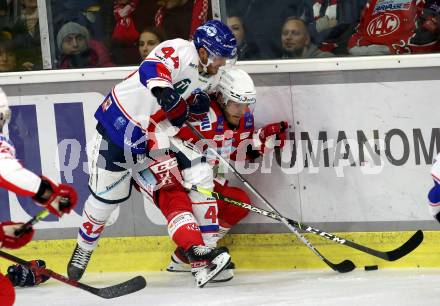 EBEL. Eishockey Bundesliga. KAC gegen	HC TWK Innsbruck. Stefan Geier,  (KAC), Thomas Mader  (Innsbruck). Klagenfurt, am 29.10.2021.
Foto: Kuess
www.qspictures.net

---
pressefotos, pressefotografie, kuess, qs, qspictures, sport, bild, bilder, bilddatenbank