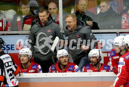 EBEL. Eishockey Bundesliga. KAC gegen	HC TWK Innsbruck. Co-Trainer Juha Vouri, Trainer Petri Matikainen (KAC). Klagenfurt, am 29.10.2021.
Foto: Kuess
www.qspictures.net

---
pressefotos, pressefotografie, kuess, qs, qspictures, sport, bild, bilder, bilddatenbank