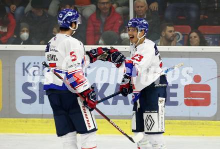 EBEL. Eishockey Bundesliga. KAC gegen	HC TWK Innsbruck. Torjubel Benjami Betker, Timothy McGauley  (Innsbruck). Klagenfurt, am 29.10.2021.
Foto: Kuess
www.qspictures.net

---
pressefotos, pressefotografie, kuess, qs, qspictures, sport, bild, bilder, bilddatenbank