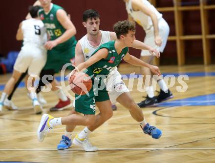 Basketball Zweite Liga 2021/2022. Grunddurchgang 4. Runde.  Woerthersee Piraten gegen Dornbirn Lions. Jure Bavdek (Piraten), Luis Erath  (Dornbirn). Klagenfurt, am 30.10.2021.
Foto: Kuess
www.qspictures.net

---
pressefotos, pressefotografie, kuess, qs, qspictures, sport, bild, bilder, bilddatenbank