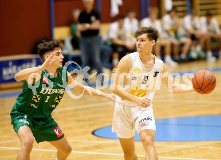 Basketball Zweite Liga 2021/2022. Grunddurchgang 4. Runde.  Woerthersee Piraten gegen Dornbirn Lions. Felix Leindecker (Piraten),  Filip Brajkovic (Dornbirn). Klagenfurt, am 30.10.2021.
Foto: Kuess
www.qspictures.net

---
pressefotos, pressefotografie, kuess, qs, qspictures, sport, bild, bilder, bilddatenbank