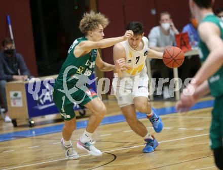 Basketball Zweite Liga 2021/2022. Grunddurchgang 4. Runde.  Woerthersee Piraten gegen Dornbirn Lions. Jure Bavdek (Piraten), Felix Erath  (Dornbirn). Klagenfurt, am 30.10.2021.
Foto: Kuess
www.qspictures.net

---
pressefotos, pressefotografie, kuess, qs, qspictures, sport, bild, bilder, bilddatenbank