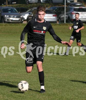 Fussball. Kaerntner Liga. Maria Saal gegen Koettmannsdorf.  Nicolas Manuel Modritz  (Koettmannsdorf). Maria Saal, 30.10.2021.
Foto: Kuess
---
pressefotos, pressefotografie, kuess, qs, qspictures, sport, bild, bilder, bilddatenbank