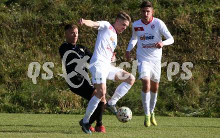 Fussball. Kaerntner Liga. Maria Saal gegen Koettmannsdorf.  Jon Benkovic (Maria Saal),  Michael Jakopitsch (Koettmannsdorf). Maria Saal, 30.10.2021.
Foto: Kuess
---
pressefotos, pressefotografie, kuess, qs, qspictures, sport, bild, bilder, bilddatenbank